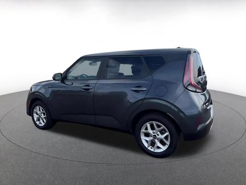 Used 2025 Kia Soul LX w/ LX Technology Package FWD image 10