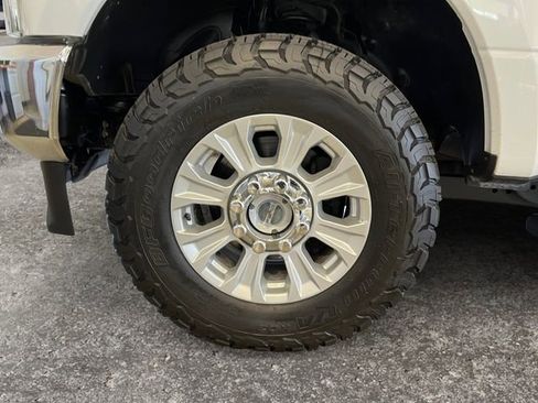 Used 2022 Ford F250 XL w/ STX Appearance Package AWD/4WD image 11