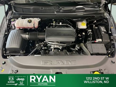 Used 2025 RAM 1500 Big Horn AWD/4WD image 10