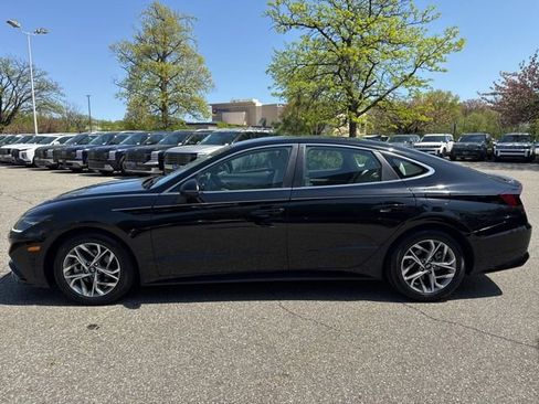 Used 2023 Hyundai Sonata SEL w/ Preferred Accessory Package FWD image 17