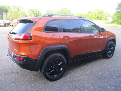 Used 2014 Jeep Cherokee Trailhawk w/ Technology Group AWD/4WD image 9