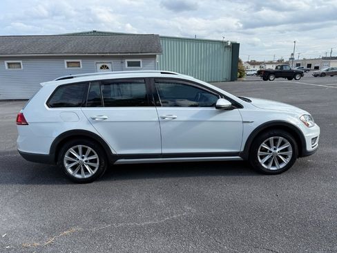 Used 2017 Volkswagen Golf Alltrack S AWD/4WD image 4