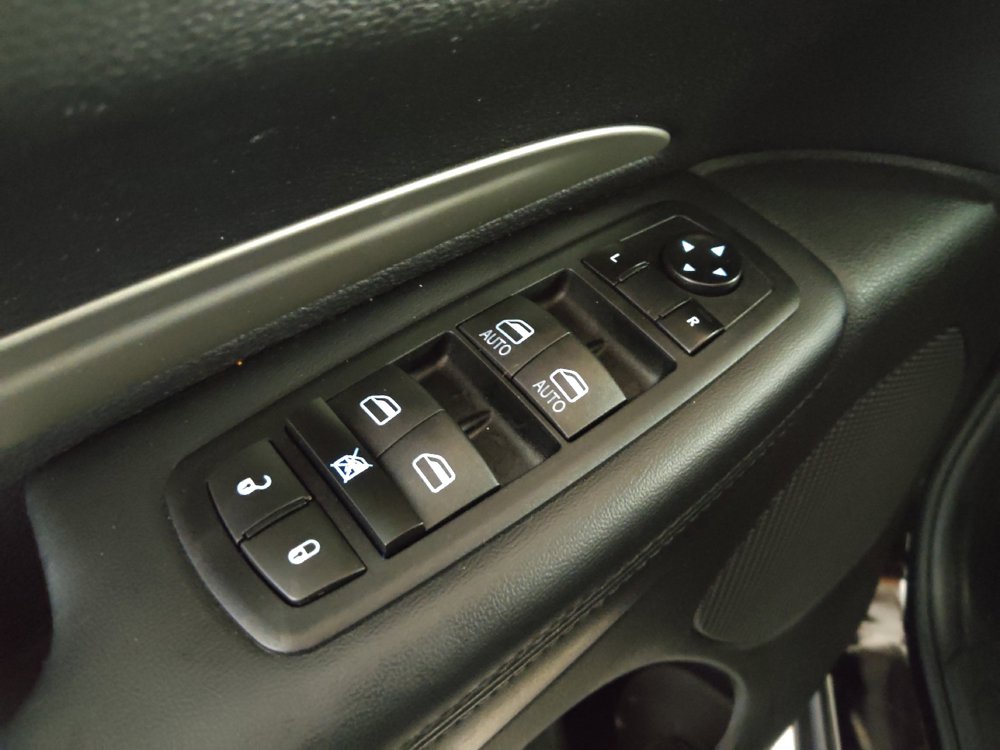 Used 2018 Dodge Durango SXT w/ 3rd Row Seating Group AWD/4WD image 27