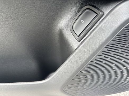 New 2026 Chevrolet Equinox LT w/ Convenience Package II image 10