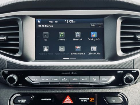 Used 2019 Hyundai Ioniq Electric image 18