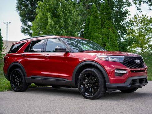 Used 2024 Ford Explorer ST-Line w/ Class IV Trailer Tow Package AWD/4WD image 3