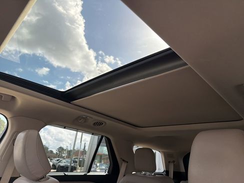 Used 2022 Ford Explorer Limited w/ Limited Technology Package image 34