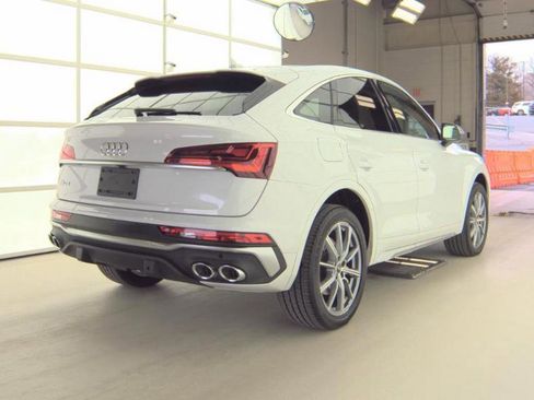 Used 2022 Audi SQ5 Premium Plus w/ Premium Plus Package image 2