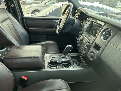 Used 2017 Ford Expedition EL Platinum image 7