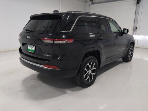 Used 2023 Jeep Grand Cherokee Limited AWD/4WD image 9
