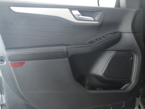 Used 2022 Ford Escape SEL image 8