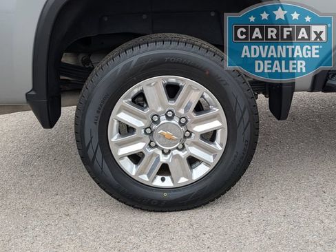 Used 2024 Chevrolet Silverado 2500 High Country w/ High Country Premium Package AWD/4WD image 3