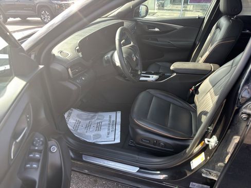 Used 2024 Buick Envista Avenir image 9