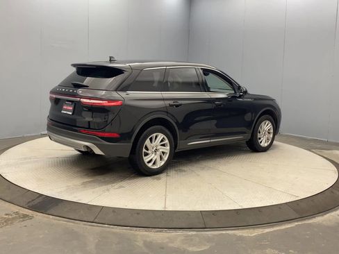 Used 2023 Lincoln Corsair AWD image 5