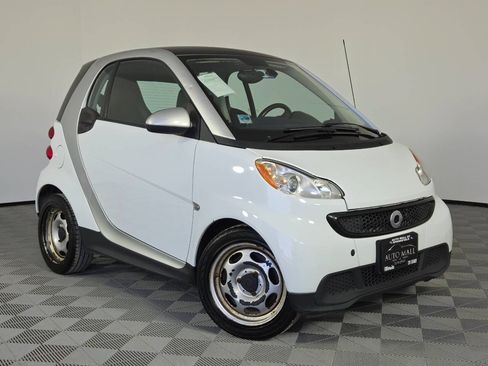 Used 2013 smart fortwo passion RWD image 1