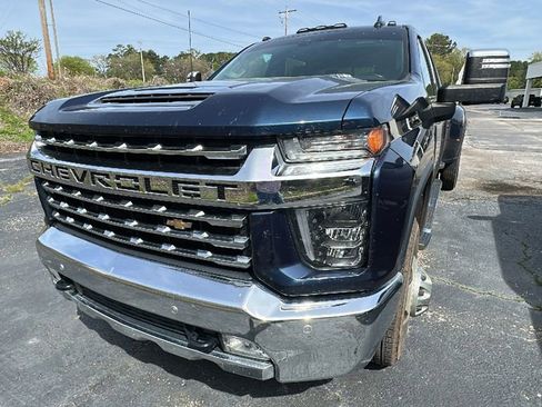Used 2020 Chevrolet Silverado 3500 LTZ w/ LTZ Plus Package image 13