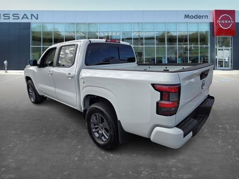 Certified 2025 Nissan Frontier SV image 7