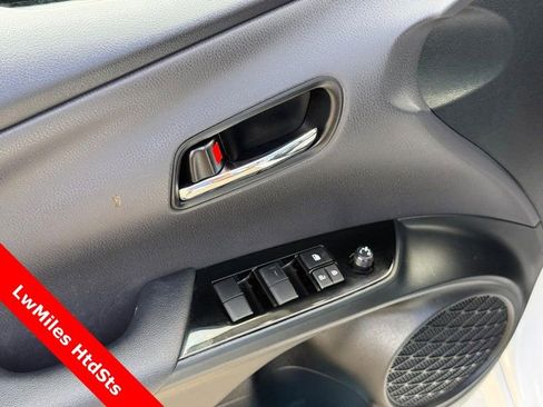 Used 2021 Toyota Prius FWD image 18
