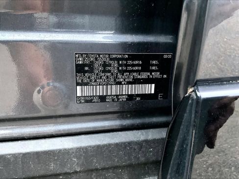 Used 2023 Toyota RAV4 SE w/ Weather & Moonroof Package image 6