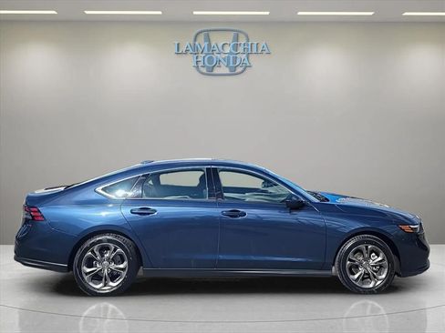 Used 2023 Honda Accord EX image 6