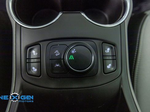 Used 2022 GMC Terrain SLE w/ Driver Convenience Package FWD image 23