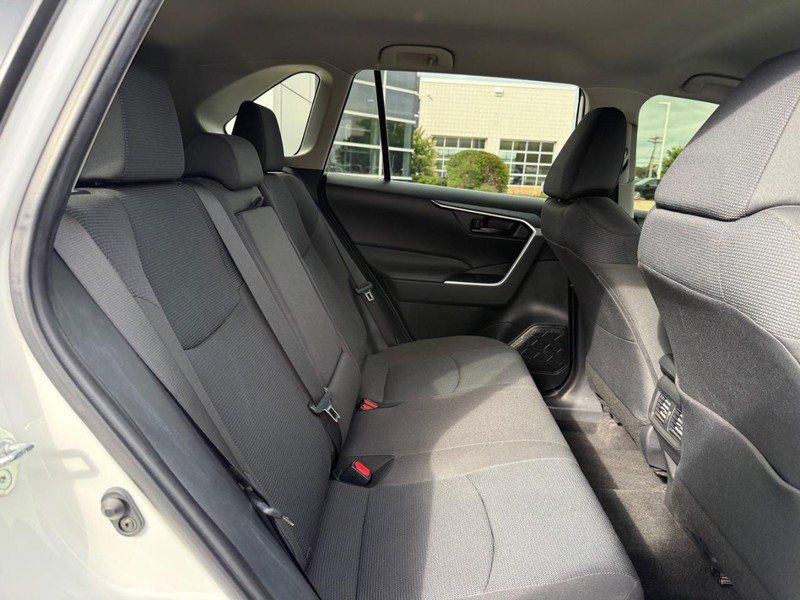 Used 2023 Toyota RAV4 LE AWD/4WD image 12