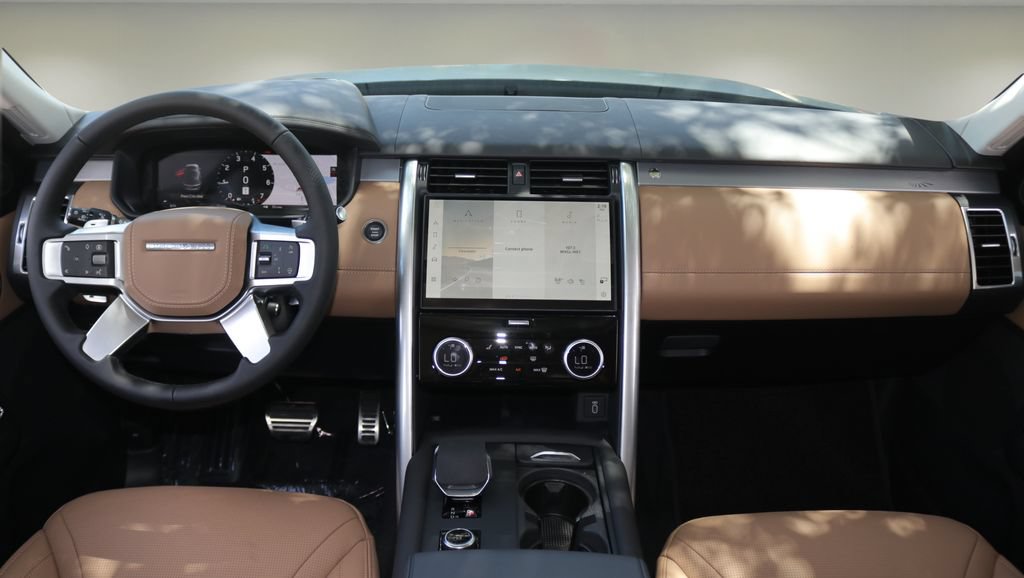 New 2026 Land Rover Discovery Limited Edition AWD/4WD image 13