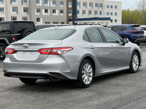 Used 2020 Toyota Camry LE FWD image 10