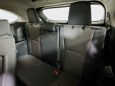 Used 2023 Toyota Highlander LE image 28