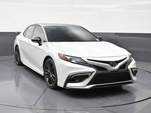 Used 2024 Toyota Camry XSE FWD image 7