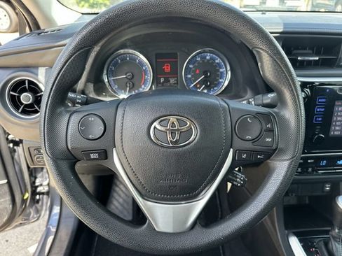 Used 2017 Toyota Corolla LE FWD image 12