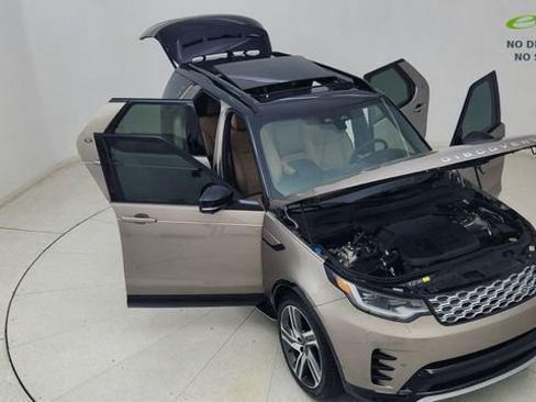 Used 2024 Land Rover Discovery Metropolitan Edition AWD/4WD image 93