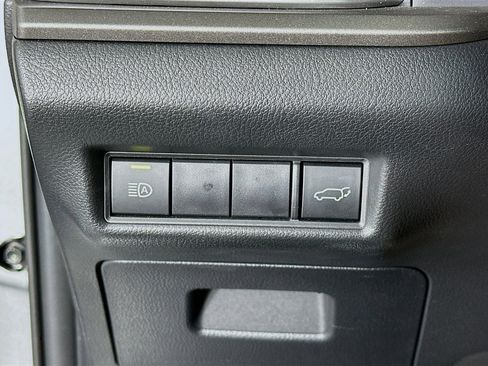 Used 2025 Toyota Grand Highlander FWD image 17