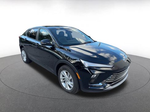 Used 2025 Buick Envista Preferred image 2