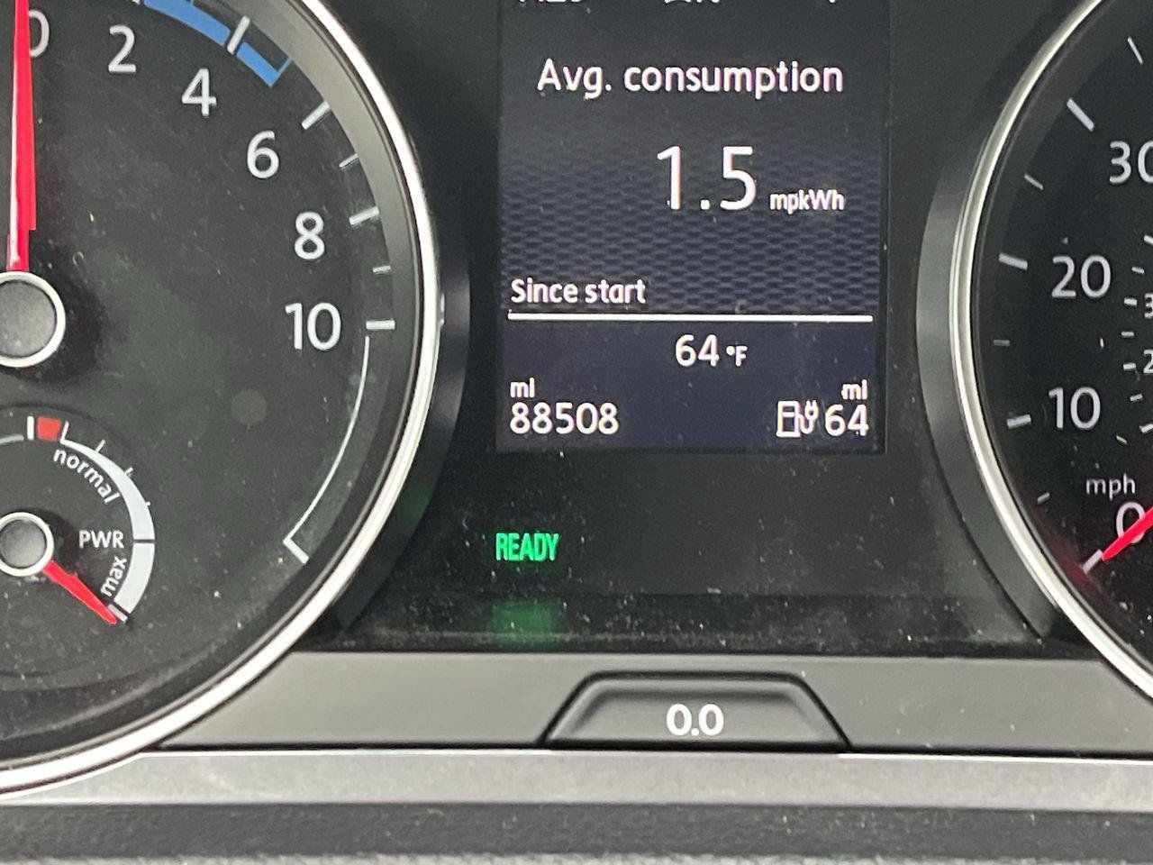 Used 2015 Volkswagen e-Golf Limited Edition FWD image 17