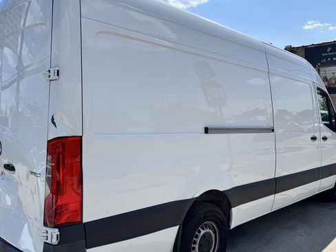 Used 2023 Mercedes-Benz Sprinter 2500 image 8