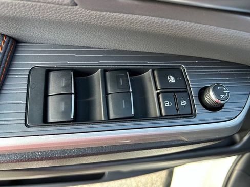 Used 2024 Toyota Sienna XSE FWD image 32