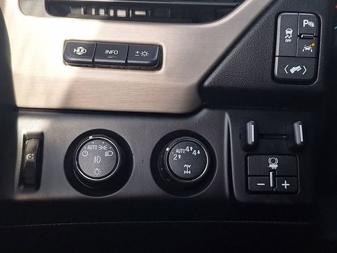 Used 2017 GMC Yukon Denali w/ Open Road Package image 29