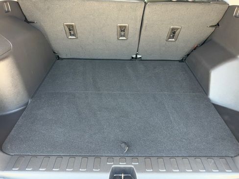 Used 2024 GMC Terrain SLT w/ Infotainment Package II AWD/4WD image 28