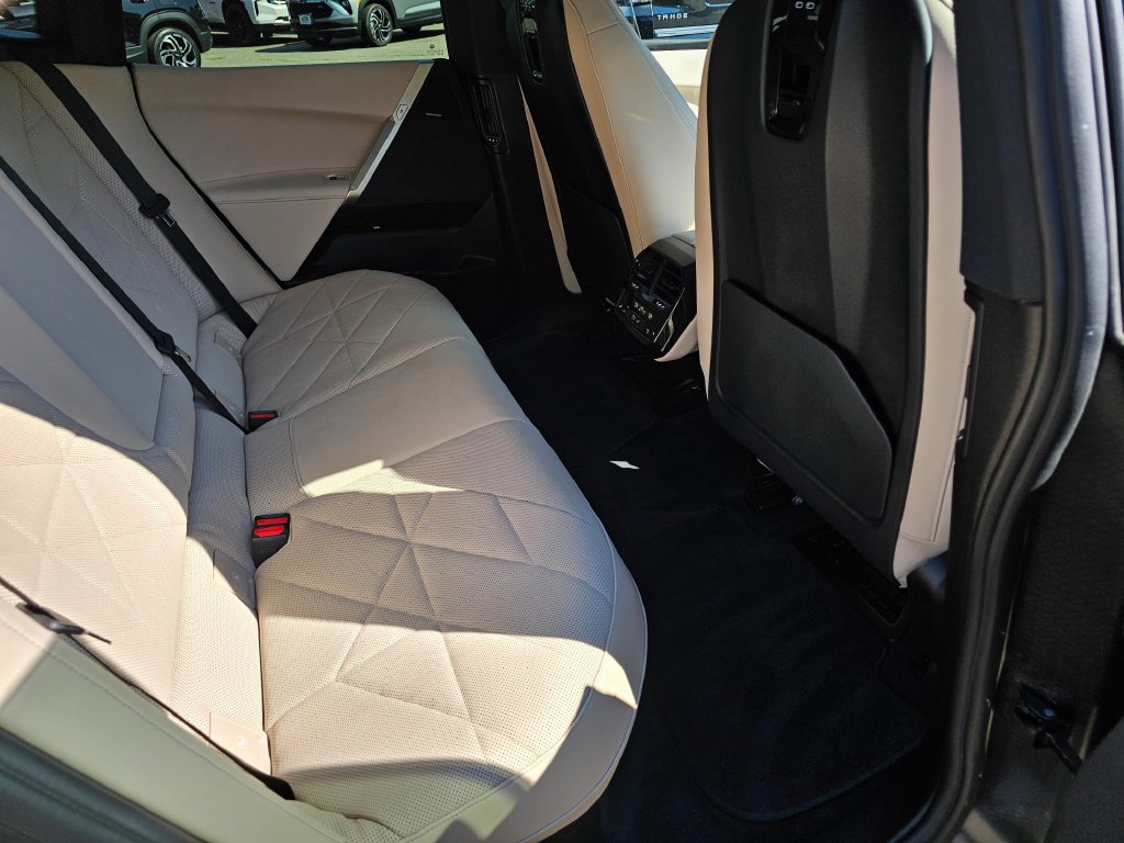 Used 2023 BMW iX xDrive50 w/ Premium Package AWD/4WD image 16