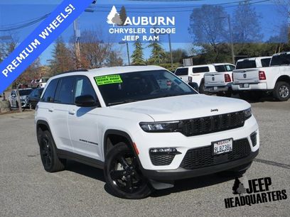 Used 2023 Jeep Grand Cherokee Limited w/ Black Appearance Package