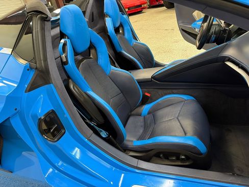Used 2023 Chevrolet Corvette Stingray Premium Conv w/ Z51 Performance Package RWD image 34