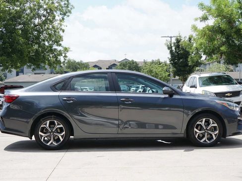 Used 2021 Kia Forte LXS FWD image 5