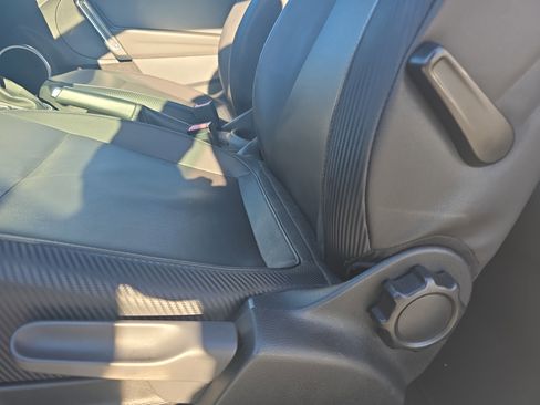 Used 2012 Volkswagen Beetle 2.5 image 11