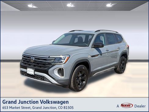 New 2026 Volkswagen Atlas Peak Edition AWD/4WD image 1