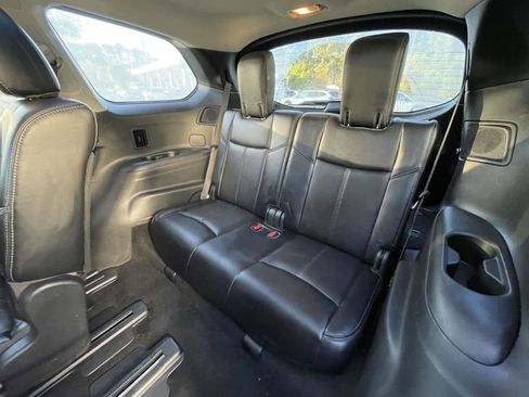 Used 2018 Nissan Pathfinder Platinum image 13