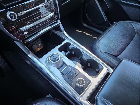 Used 2023 Ford Explorer Limited image 25