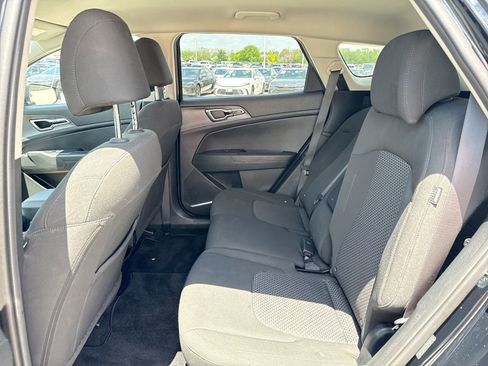 Used 2025 Kia Sportage LX FWD image 23