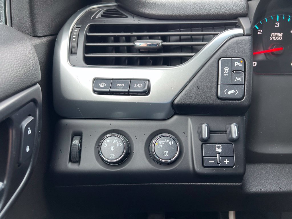 Used 2017 Chevrolet Tahoe Premier AWD/4WD image 23