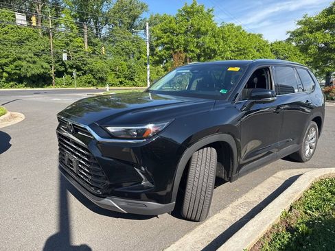 Used 2024 Toyota Grand Highlander AWD Hybrid image 3